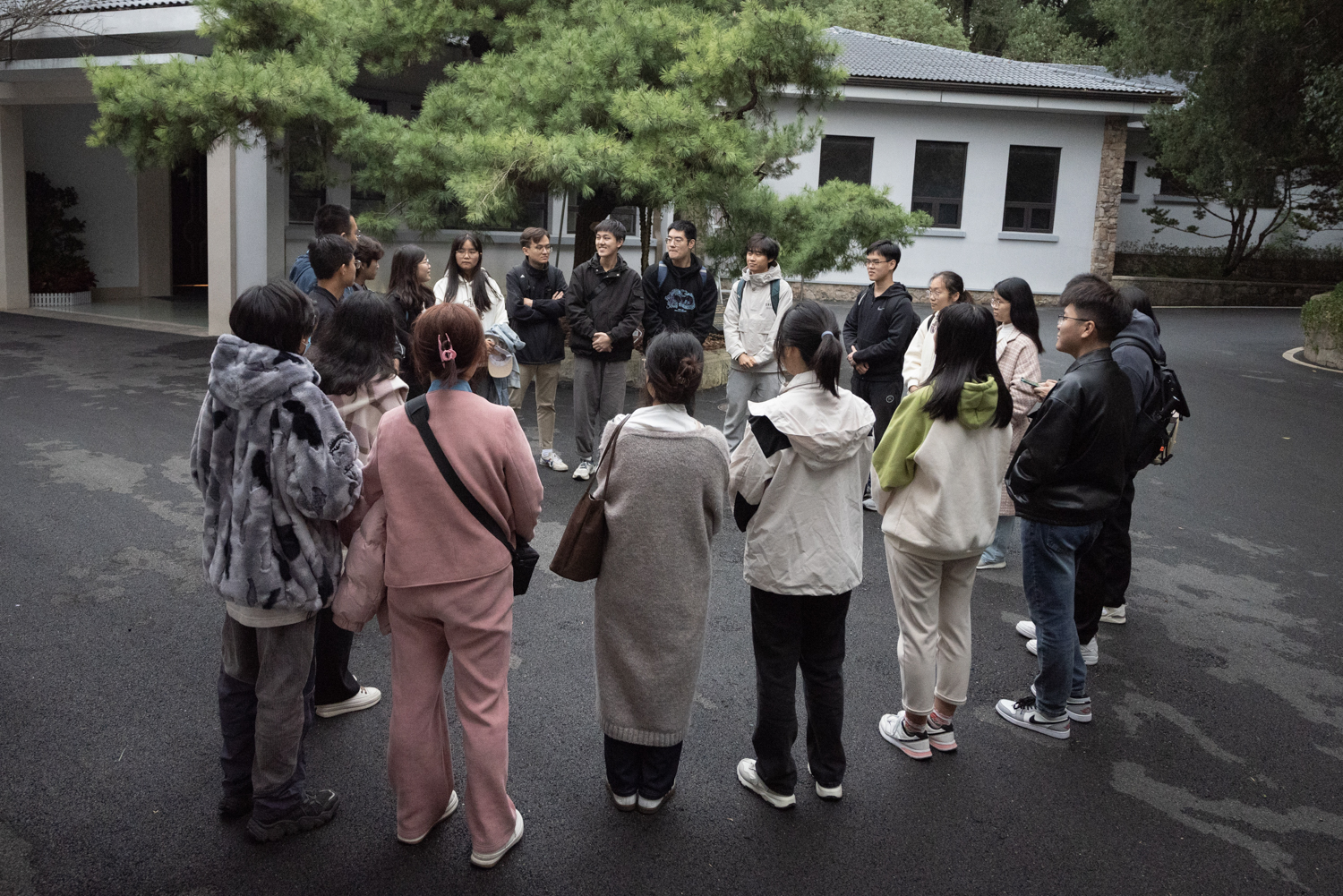 同学们积极分享自己的想法（学通社记者 宁怡然 摄）同学们积极分享自己的想法