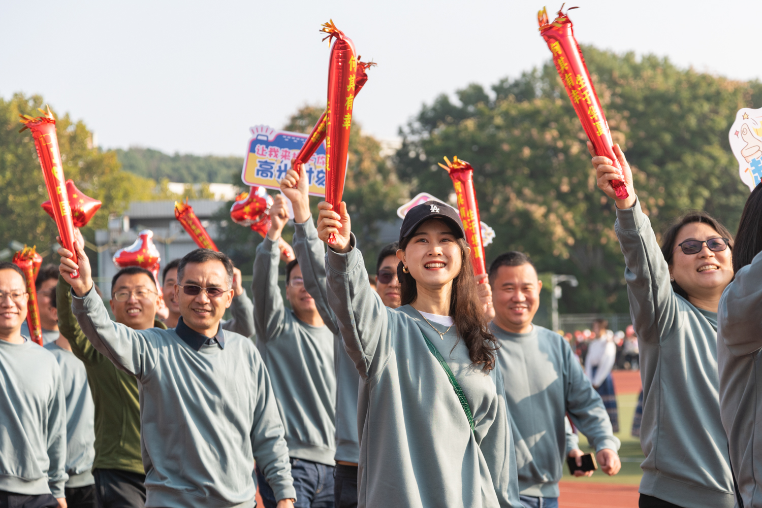 本科生院与团委工会张之洞班入场方阵(学通社记者 许可 摄)