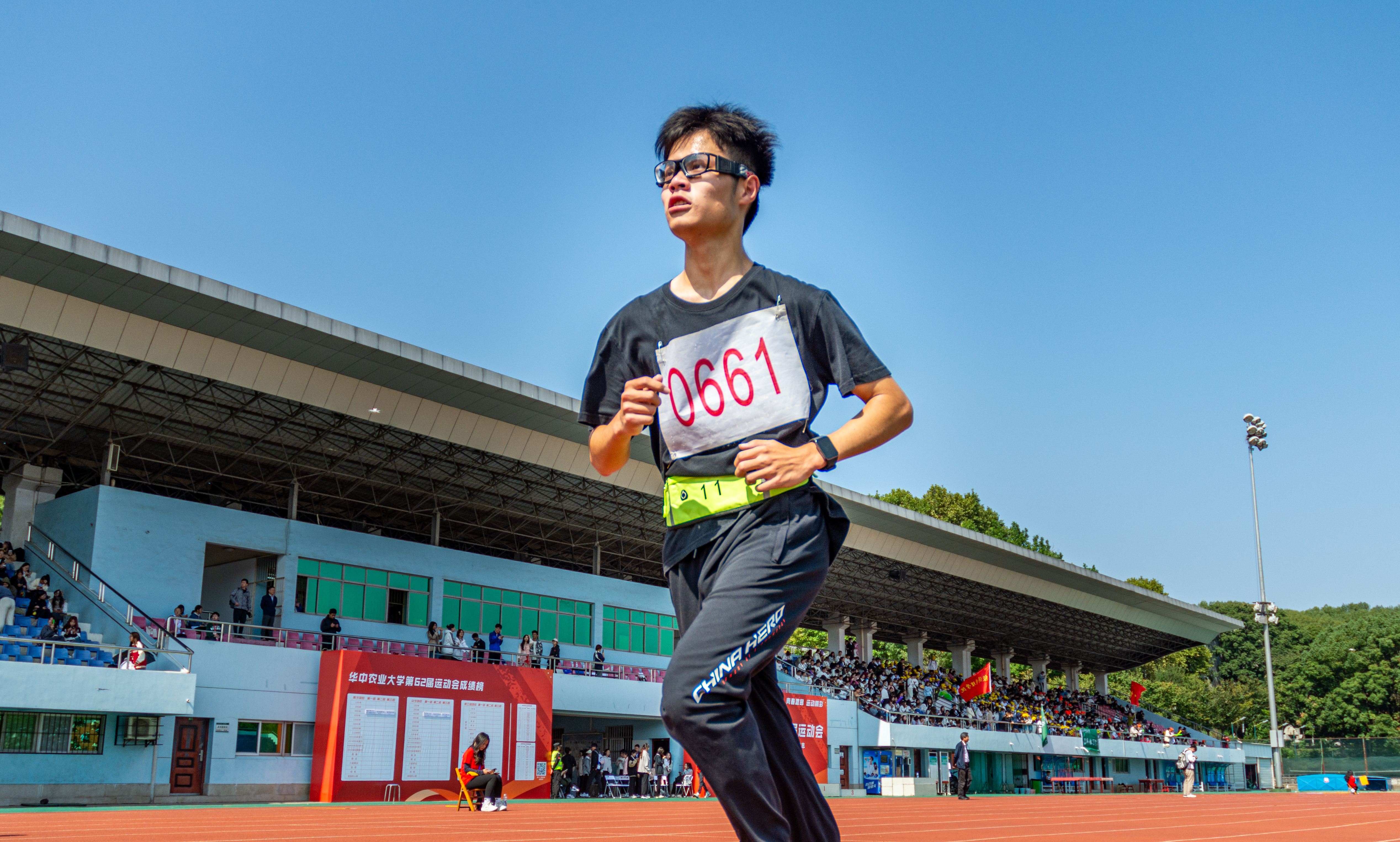 学通社记者参赛（学通社记者 周仁杰 摄）