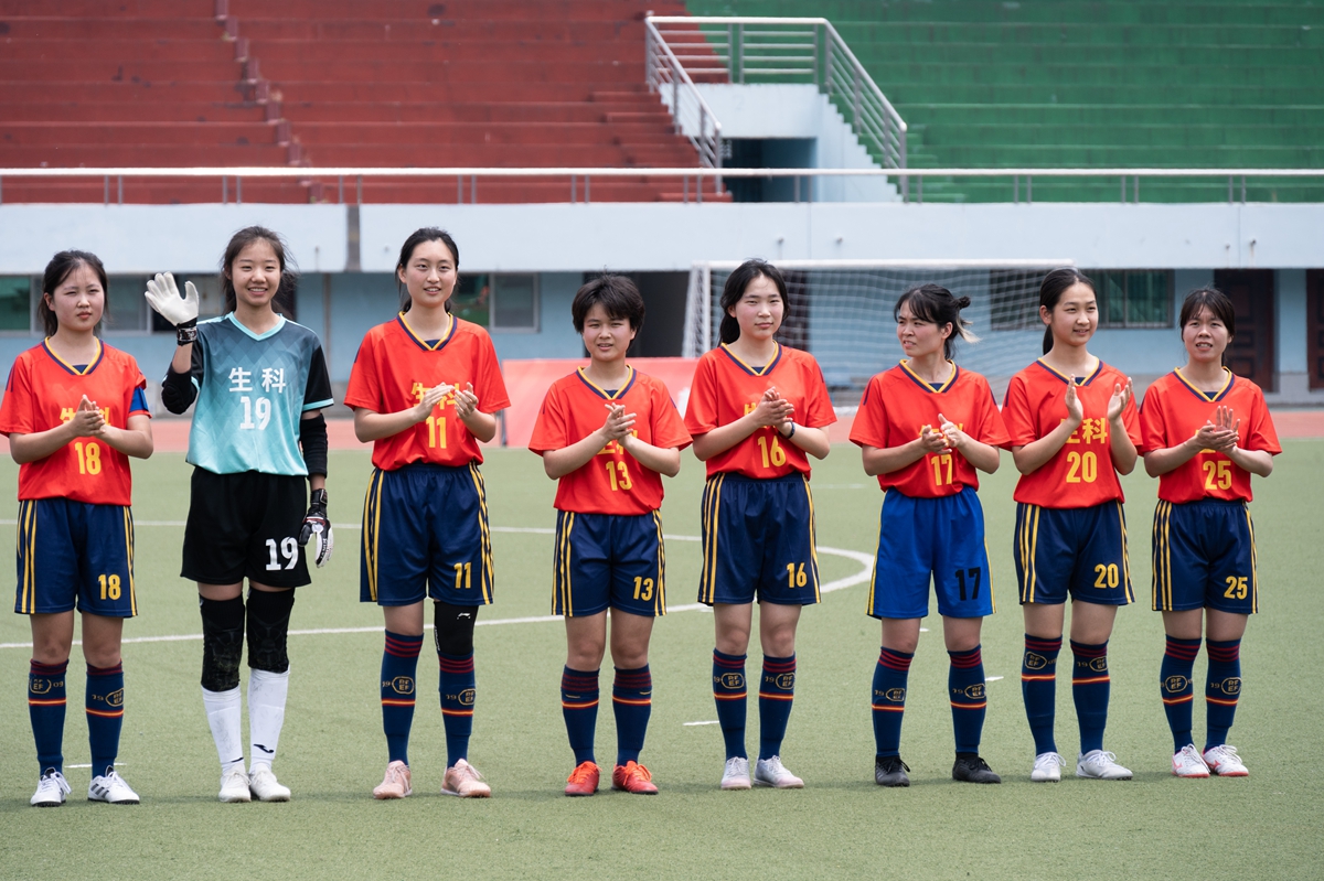 5 生命科学技术学院女足（学通社记者 仰子骏 摄）