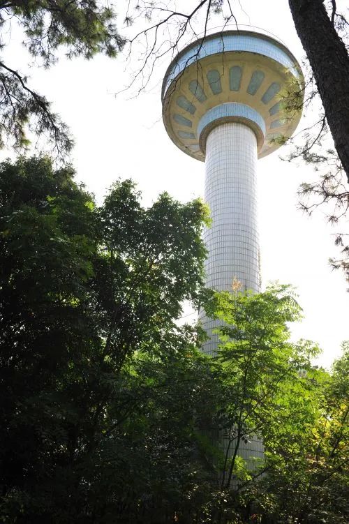 小白塔