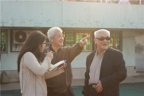 “指点江山”的老教授