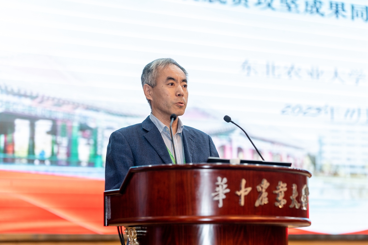 10 东北农业大学副校长孙占峰作分享（孔繁霄 摄）