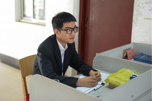 楼管会的同学在值班 赵子懿