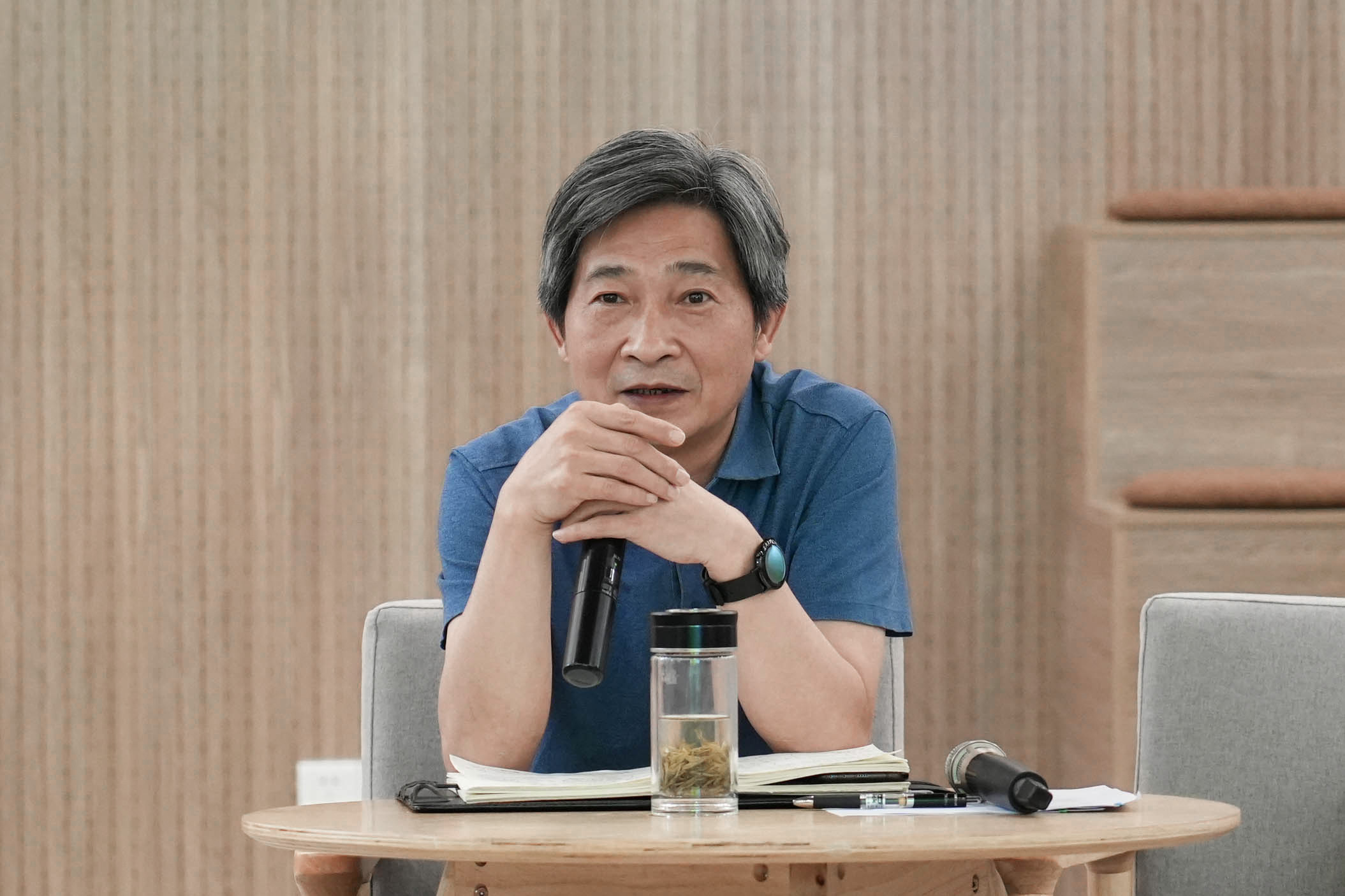 校党委书记、文化建设委员会主任高翅讲话(晏华华 摄)