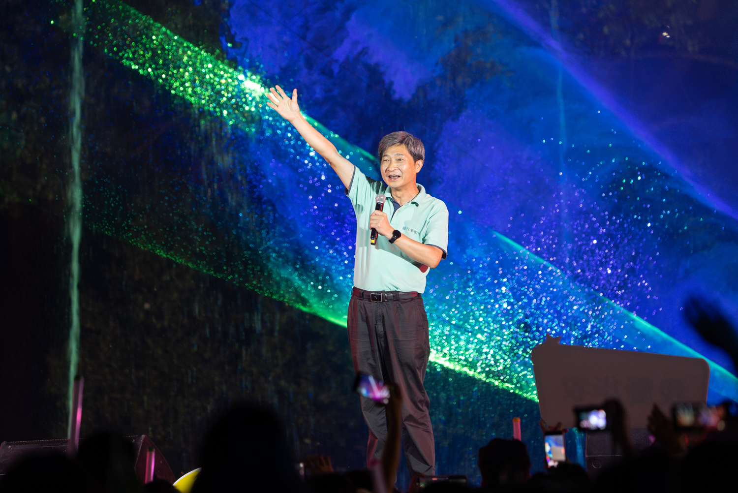 党委书记高翅致辞（学通社记者 李科毅 摄）