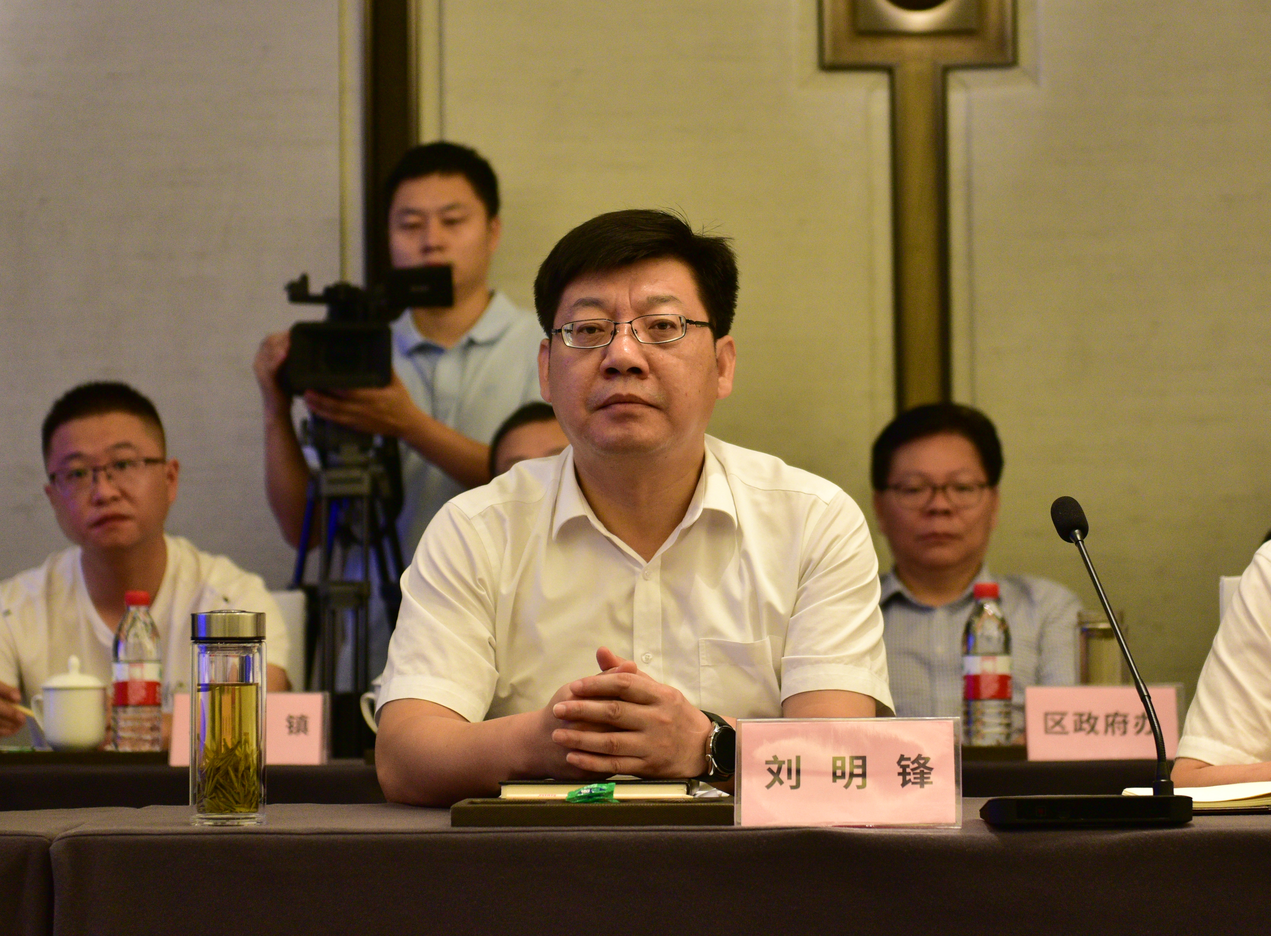 襄州区委书记刘明锋致辞(记者 吴晗 摄)