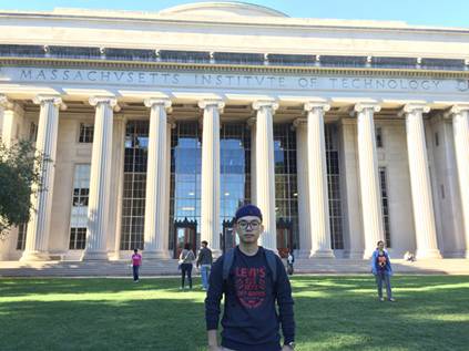 照片摄于比赛主办方,美国麻省理工学院_副本