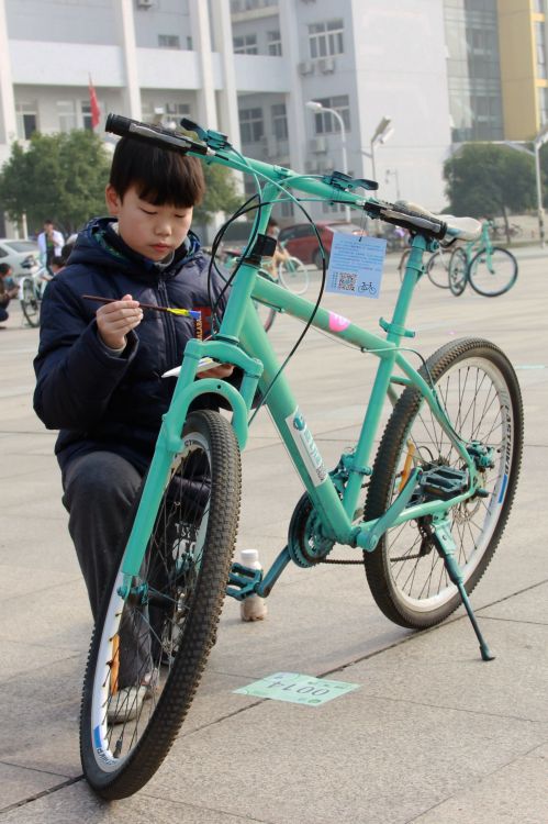 小学生也积极参与