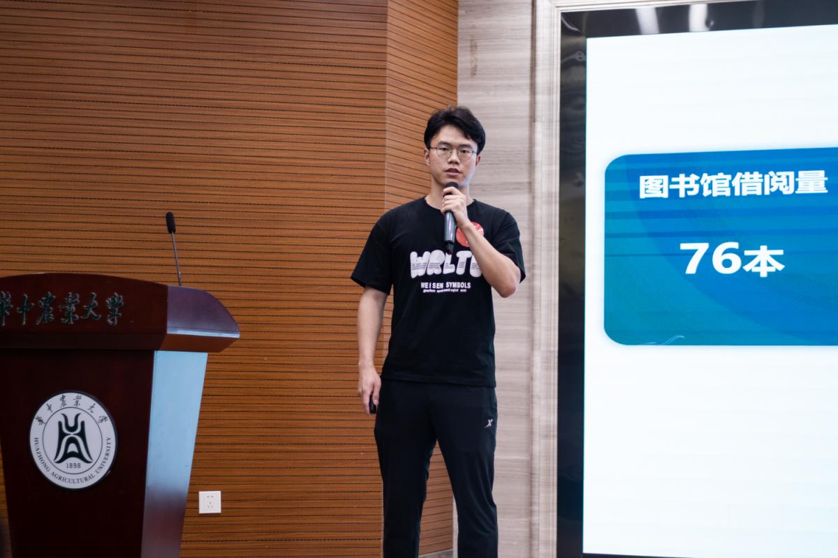 7号候选人刘逸群正在演讲(学通社记者 程希怡 摄)