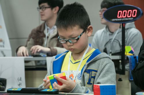 儿童组也展开了比拼——姚丹薇