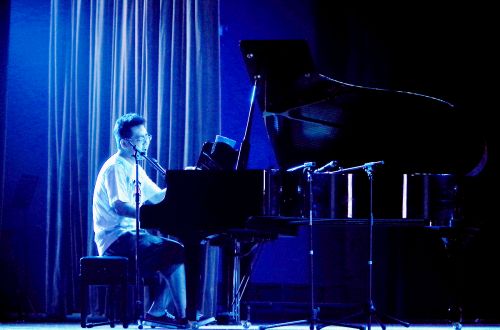 自弹自唱《安静》