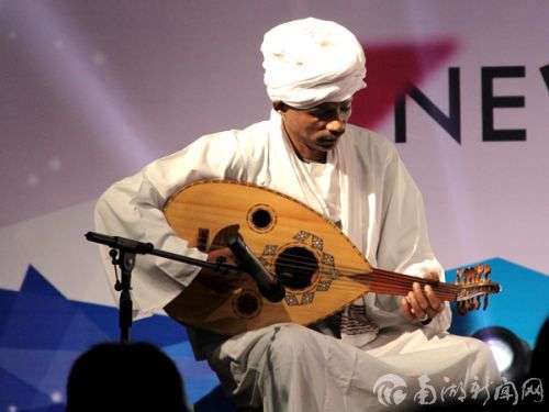 苏丹乐器乌得琴演奏