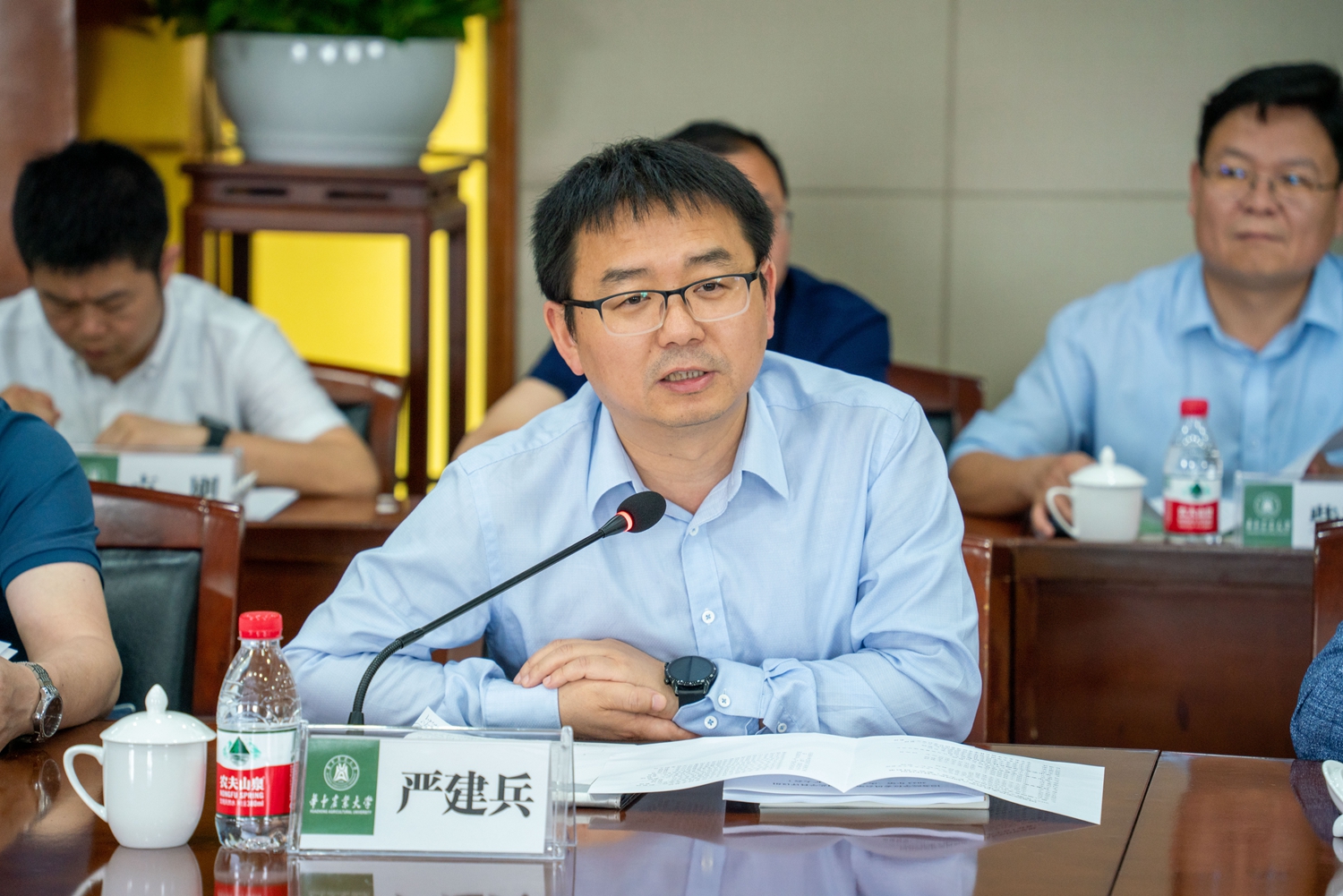 副校长严建兵教授讲话(周东琴 摄)