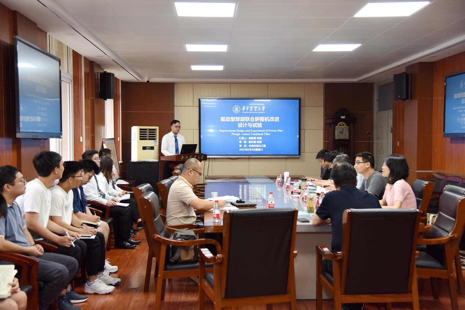 工程楼A201答辩现场