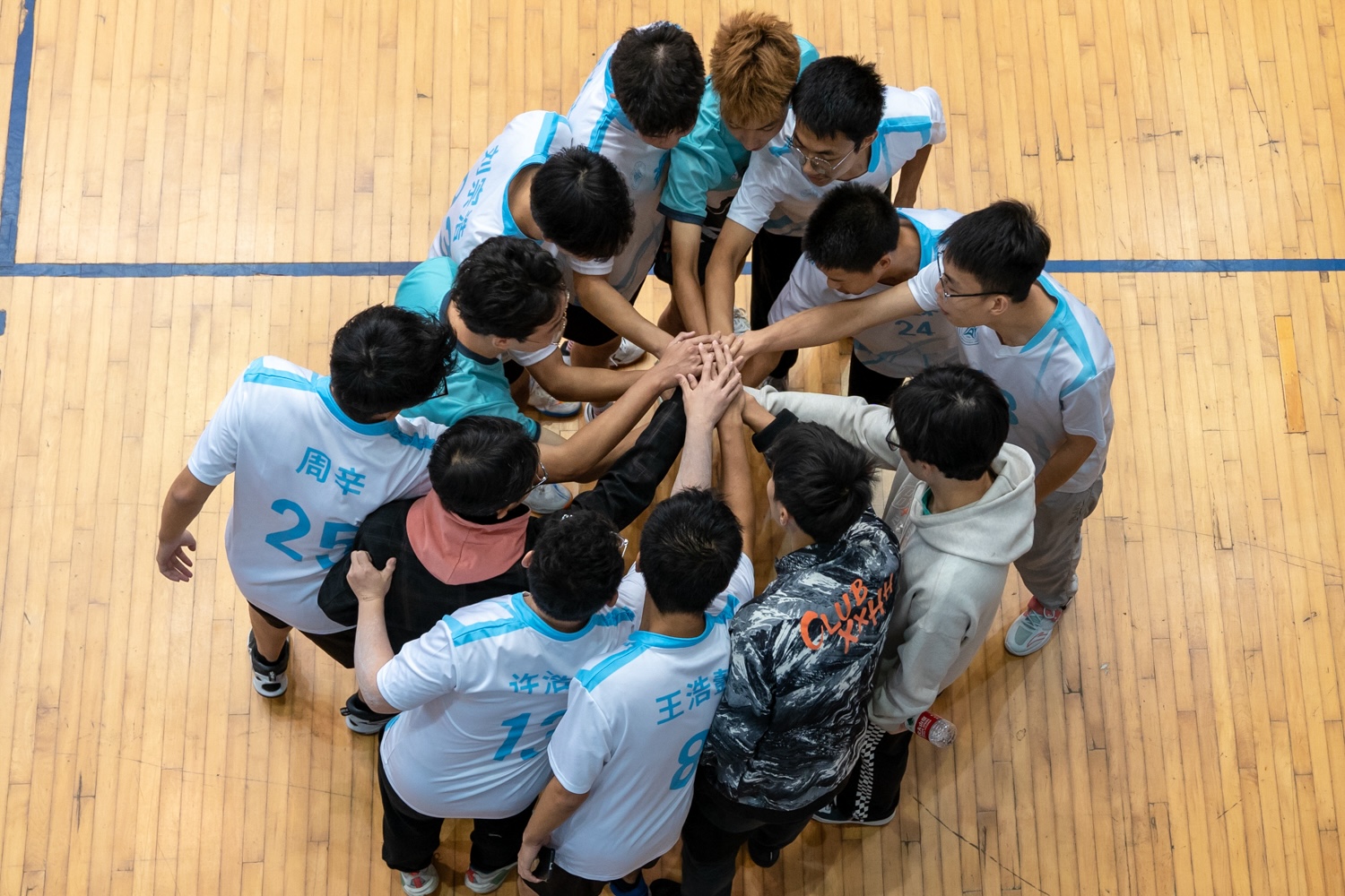 资环暂停结束加油(学通社记者 李想 摄)