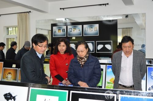 副校长吴平观摩