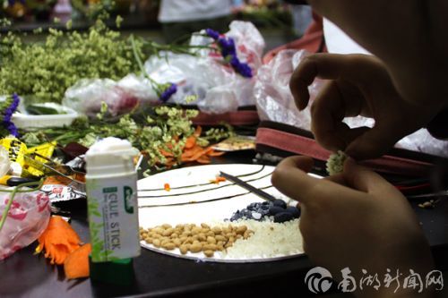 颗粒物拼出的图画,你喜欢么?