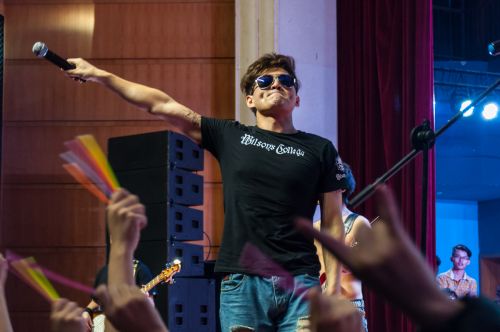 Just singing(赵德鸿)