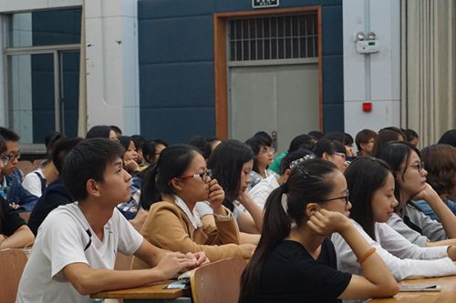 用心聆听礼仪知识