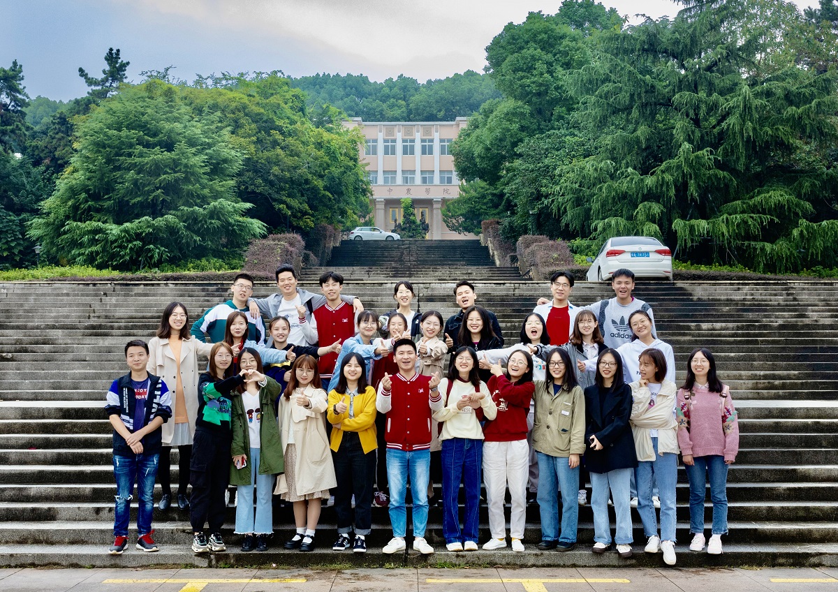 植科院党团学部门负责人合照