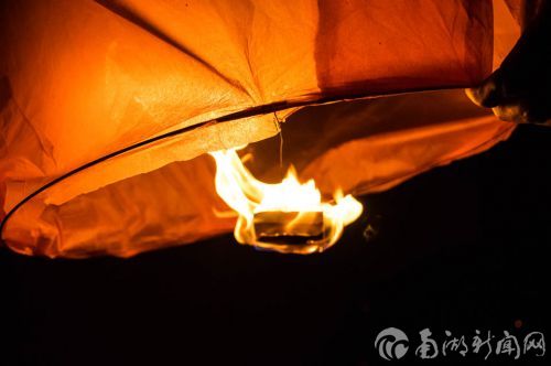 除夕的孔明灯,辞旧迎新,放飞希望之光