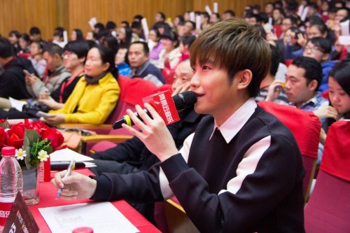 评委徐良进行点评