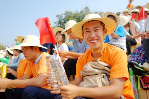 植科院的草帽颇具本院特色 （摄影 申琨）