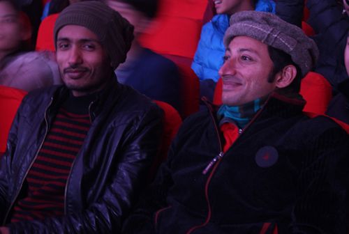 外国友人观看表演