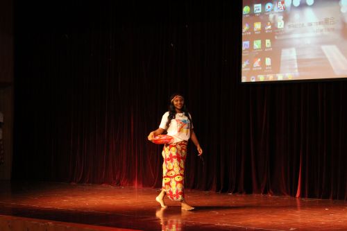 莫桑比克民族服装展示