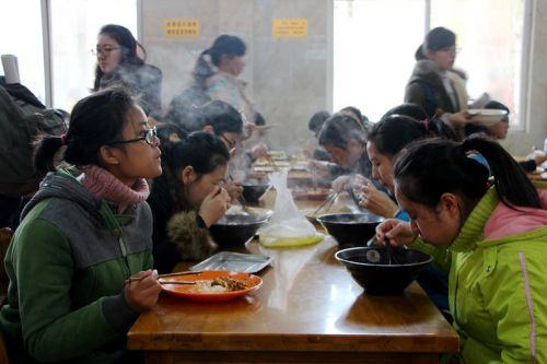 17.吃饱了才能暖和 张露莎