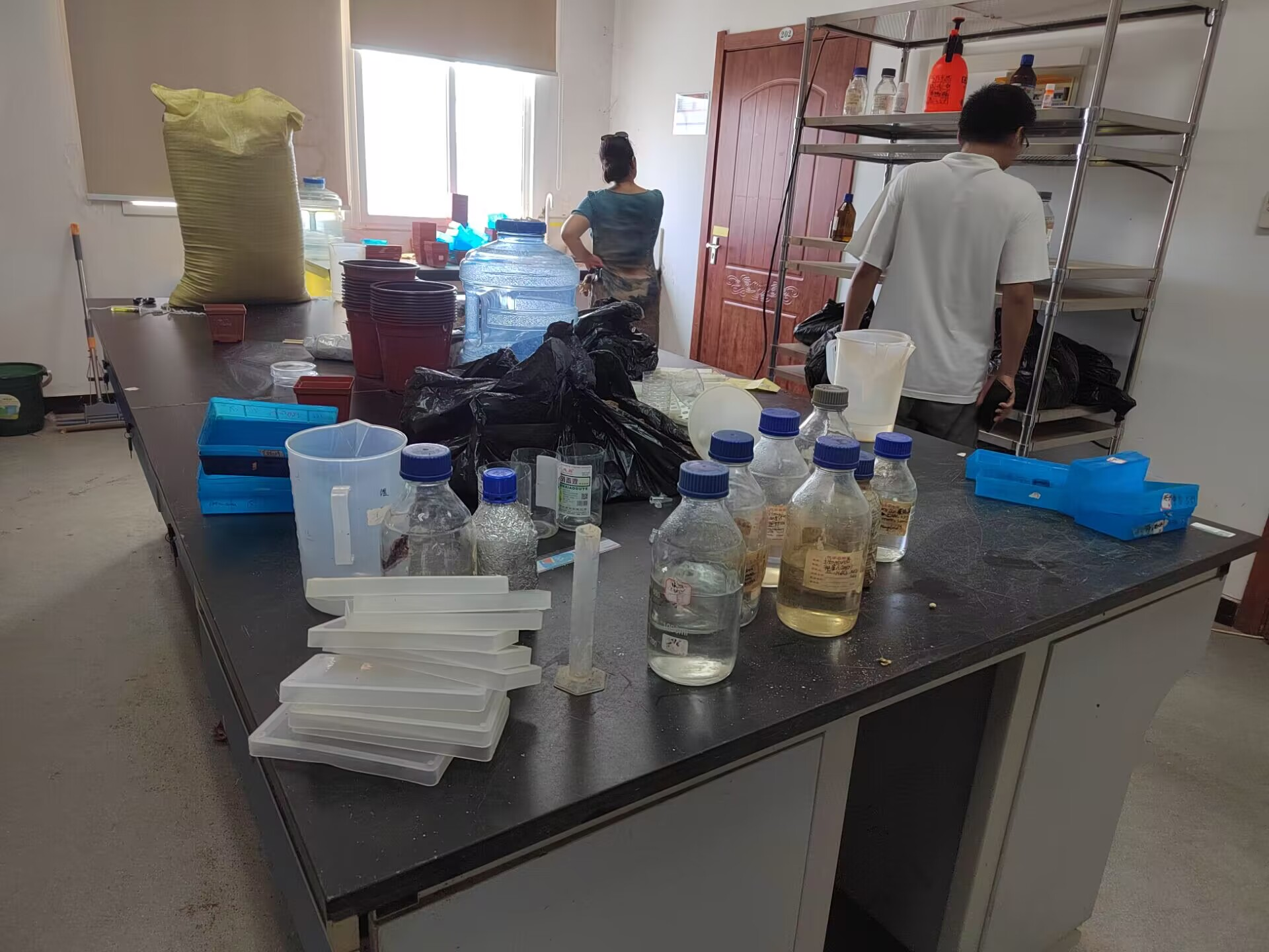 生科院检查校内科研基地安全管理情况