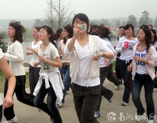 3月21日 环校园长跑 鲁逸珣摄_副本