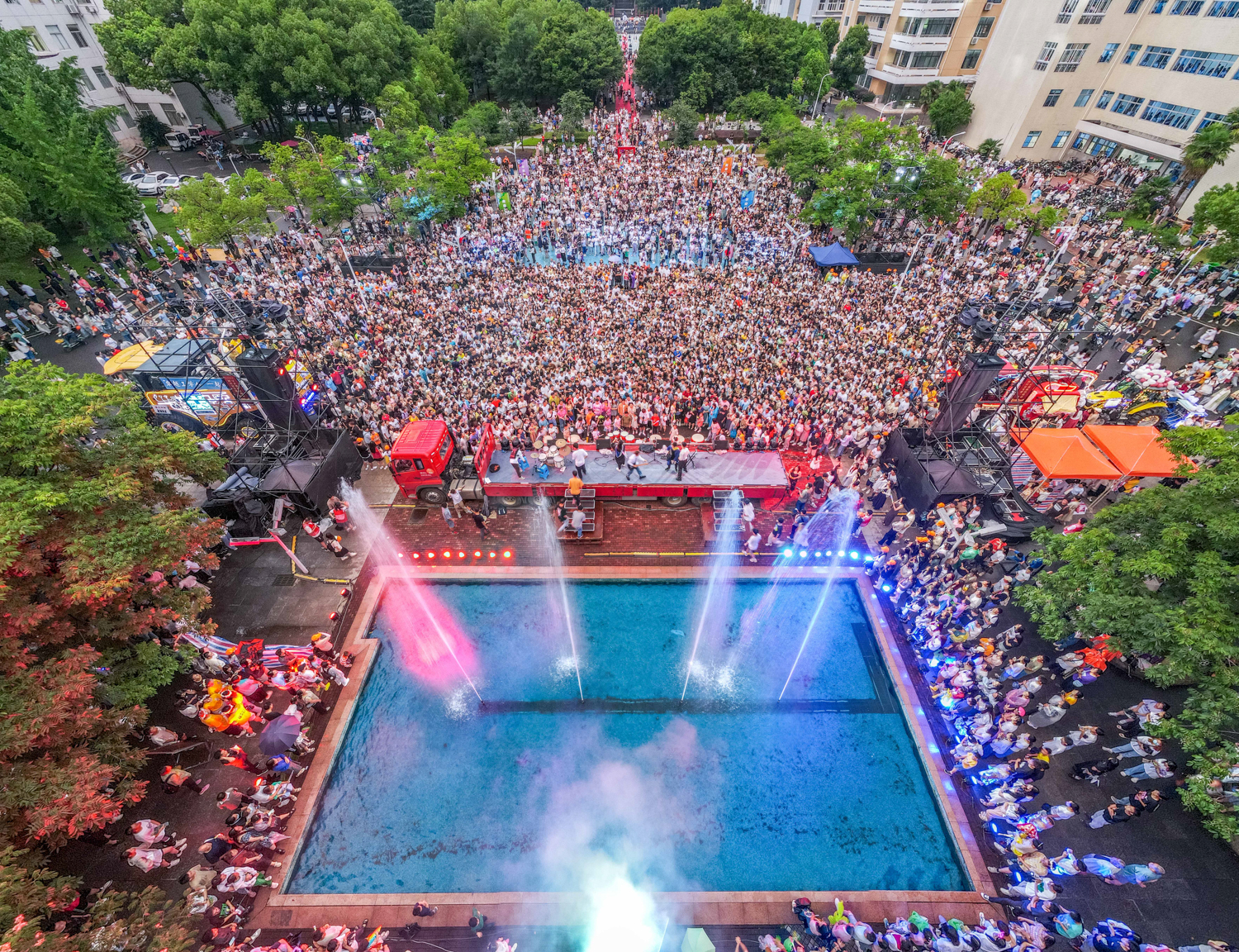 毕业巡游歌会（学通社记者 周仁杰 摄）-37