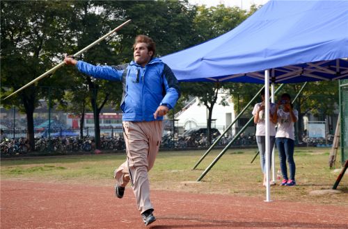 11.留学生投标枪