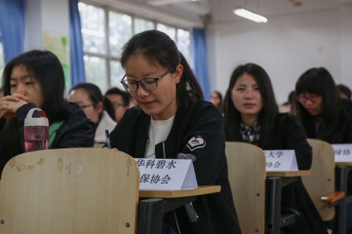 各个学校代表【王丹妮】