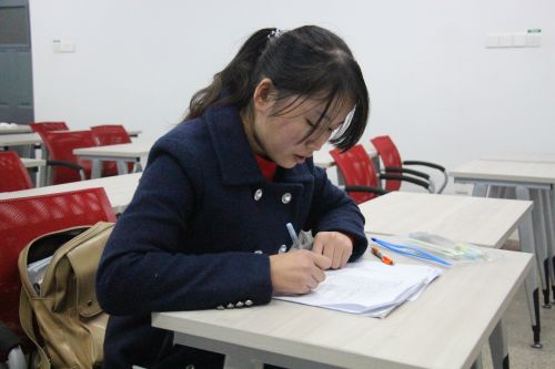 ET讲师正在备课